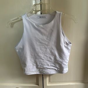 ReoRia/ white sleeveless crop top